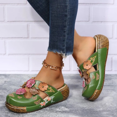 Clara™ - Elegant Retro Sandals with Floral Detail
