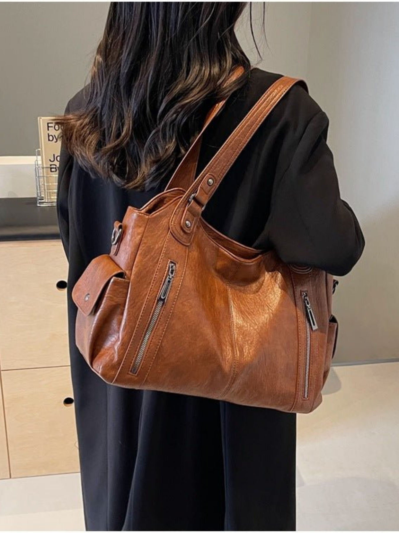 Helah | Leather Shoulder Bag