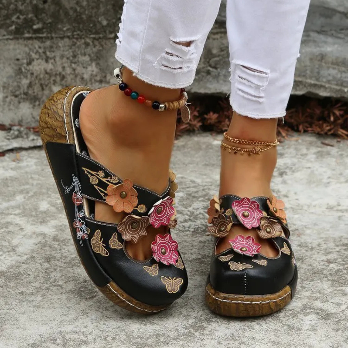 Clara™ - Elegant Retro Sandals with Floral Detail