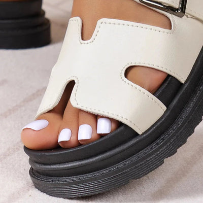 Amaris | Orthopaedic sandals with H-design