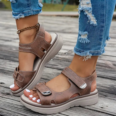 Alia | Comfortable wedge-heeled sandals with ankle strap