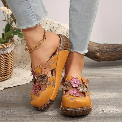 Clara™ - Elegant Retro Sandals with Floral Detail