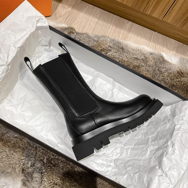 Veronika | Classic Knee-High Boots